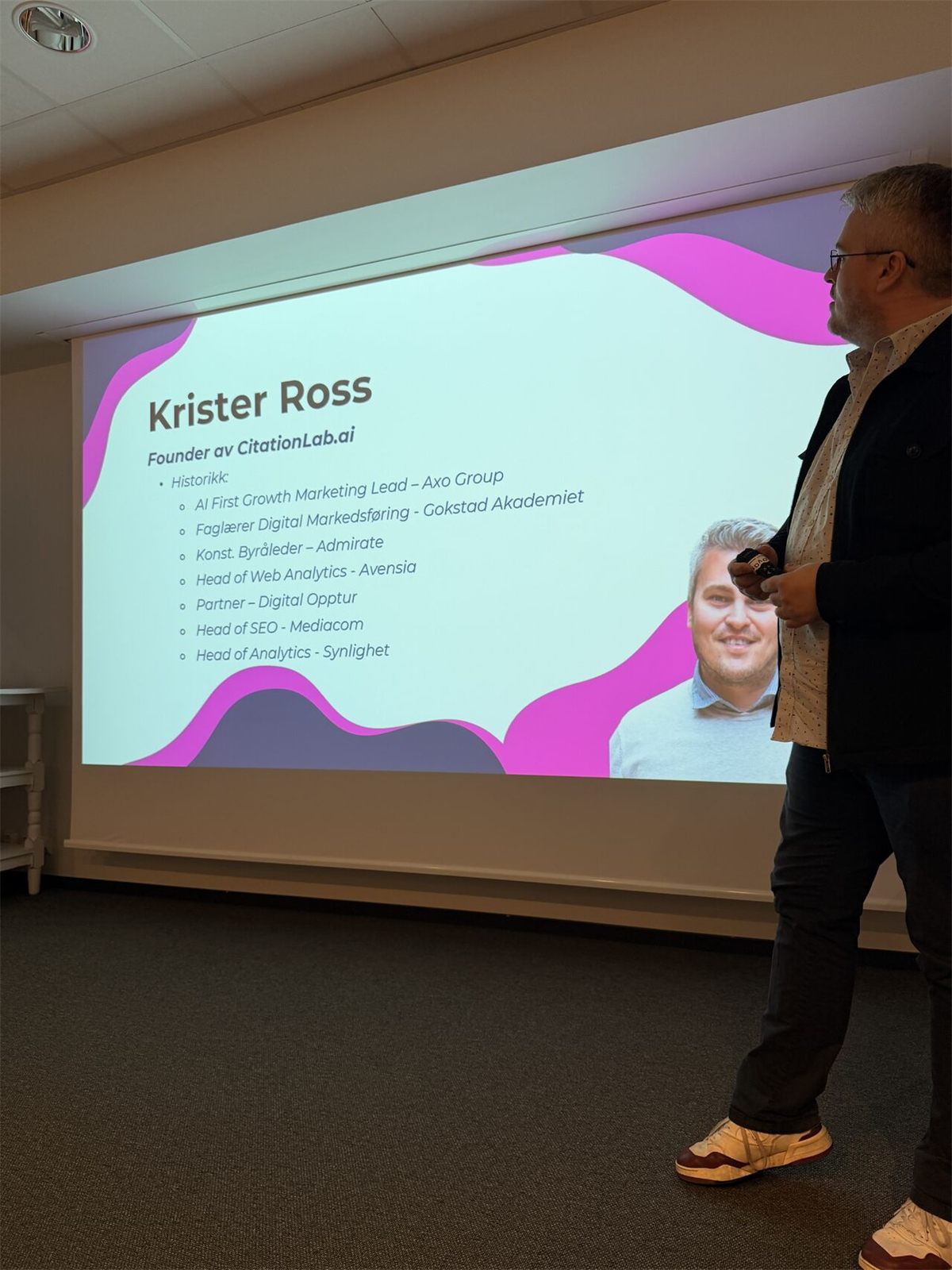 Krister Ross presenting his background at CitationLab